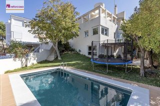 Casa adosada en venta en Bola de Oro - Serrallo en Granada