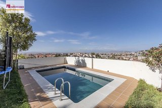 Casa adosada en venta en Bola de Oro - Serrallo en Granada
