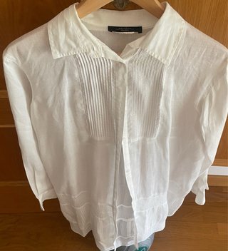 Blusa blanca con detalles
