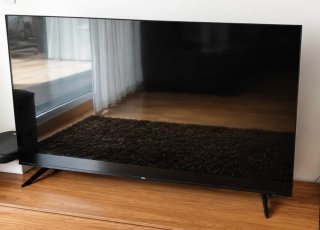 Televisión TCL Negra