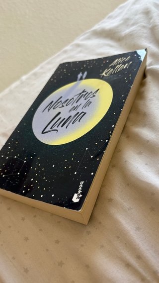 Libro Nosotros en la luna