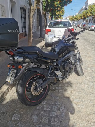 Yamaha FZ6 Naked Negra