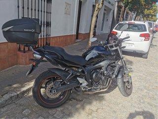 Yamaha FZ6 Naked Negra