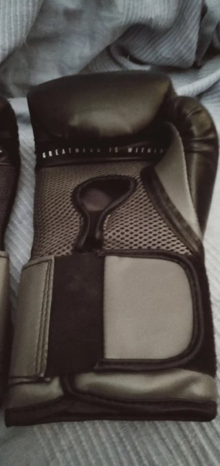 Pack Boxeo Everlast: Guantes 12 oz + Vendas
