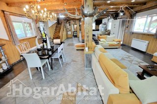 Chalet en venta en Monserrat