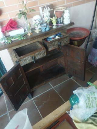 Mueble antiguo madera con puertas y cajones
