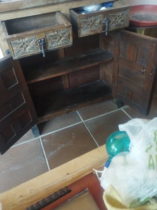 Mueble antiguo madera con puertas y cajones