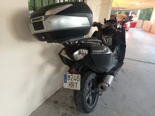 BMW 650 GT Maxiscuter Negra