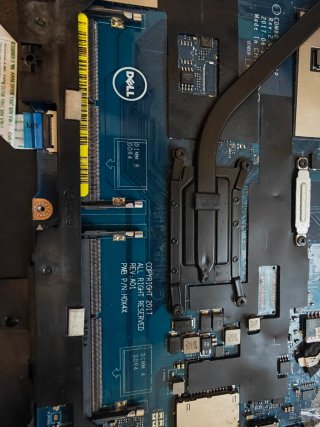 Dell Latitude 5580 i7 7ª Gen sin pantalla