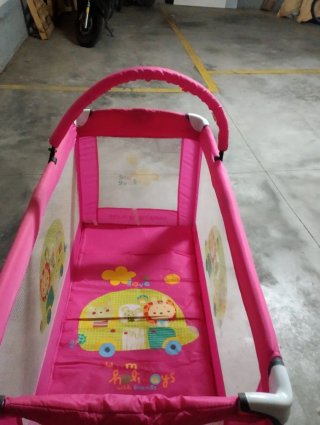 Cuna de viaje rosa + colchón
