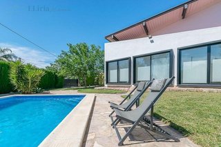 Chalet en venta en Urbanizaciones en Llíria