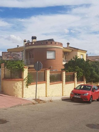Chalet en venta en Linares