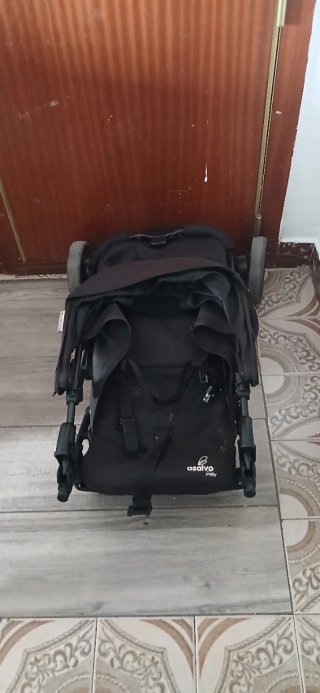 Carro de bebé negro