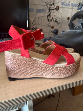 Sandalias cuña rojas