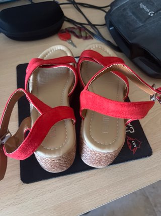 Sandalias cuña rojas