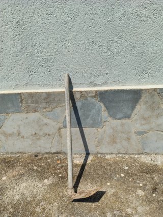 Pico,rastrillos, azada y pala herramientas