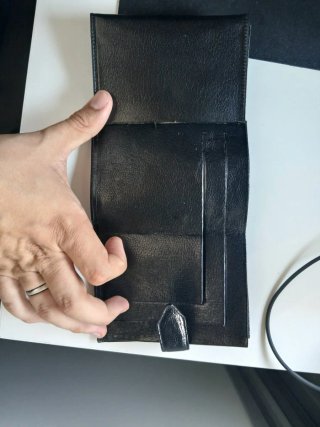 Cartera Billetera Vintage de Piel Negra (Años 90)