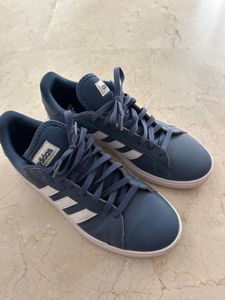 Zapatillas Adidas Azul Marino y Blanco