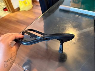 Zapatilla tacón negra