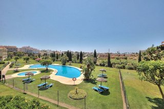 Piso en venta en Calaburra - Chaparral en Mijas