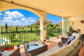 Piso en venta en Calaburra - Chaparral en Mijas