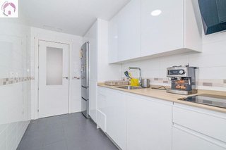 Piso en venta en Zubia (La)