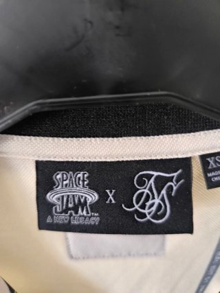 Camisa Sik Silk Space Jam XS Tazmania .