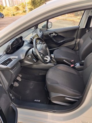 Peugeot 208 2017
