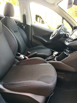 Peugeot 208 2017
