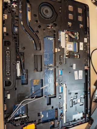 Dell Latitude E5570 i5 6th Gen (sin pantalla)
