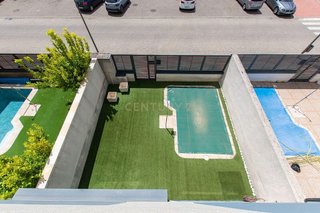 Casa adosada en venta en Parla Este en Parla