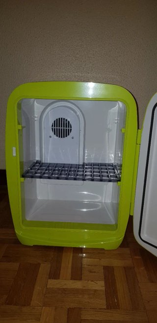 Mini nevera verde