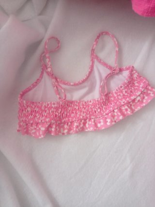 Bikini niña 8-9 años. 130 cm y accesorio