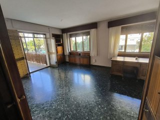 Piso en venta en Los Remedios en Sevilla