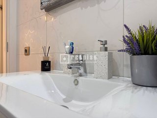 Piso en venta en Parque Ayala - Jardín de la Abadía - Huelín en Málaga