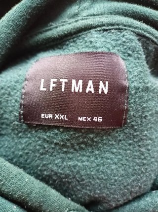 Sudadera verde con capucha