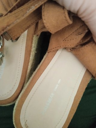 Zuecos Pull&Bear marrones con flecos