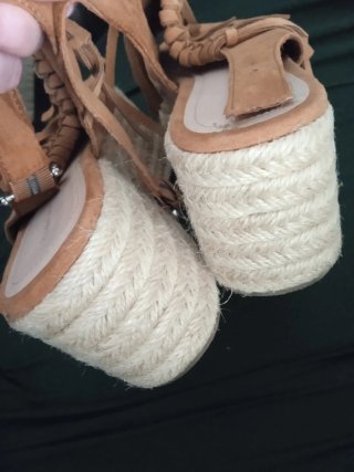 Zuecos Pull&Bear marrones con flecos