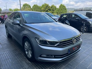 Volkswagen Passat 2.0 TDI Advance 2017 LED Navi