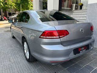 Volkswagen Passat 2.0 TDI Advance 2017 LED Navi