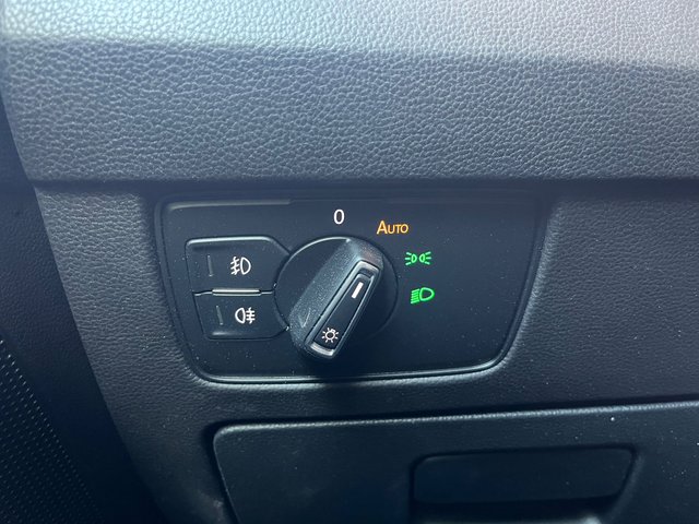 Volkswagen Passat 2.0 TDI Advance 2017 LED Navi
