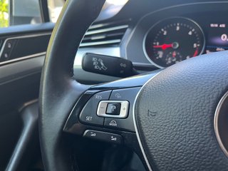Volkswagen Passat 2.0 TDI Advance 2017 LED Navi