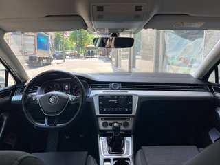 Volkswagen Passat 2.0 TDI Advance 2017 LED Navi