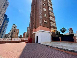Local comercial en alquiler en Pueblo Levante en Benidorm