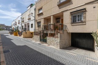 Casa adosada en venta en Maracena