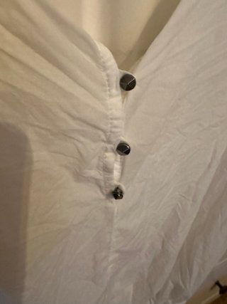 Blusa Bershka blanca con detalles