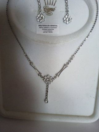 Conjunto collar y pendientes Cano de rodio