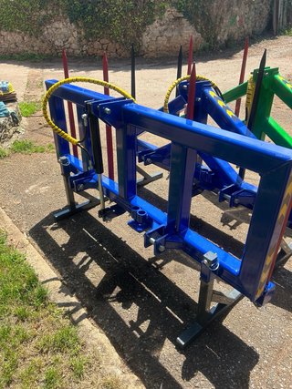 pincho porta rollos bolas de silo, heno, bolos