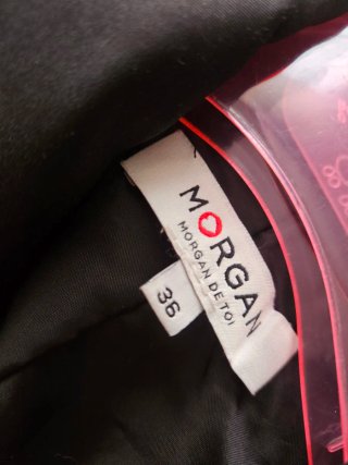 Vestido negro Morgan con cinturón y cremallera