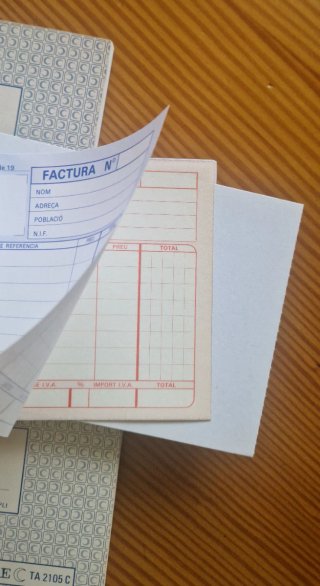 3 blocs factures 50 duplicats, nuevos, en catalán.